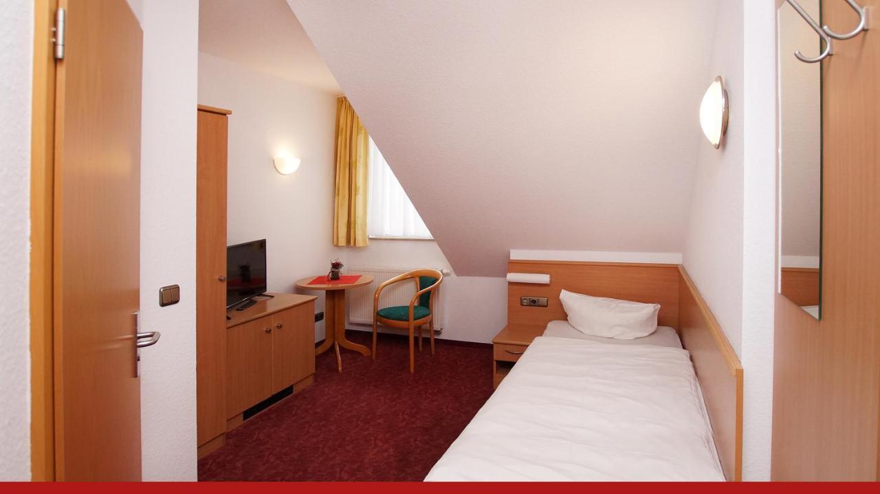 Hotel & Restaurant "Zur Linde" Spergau Kültér fotó